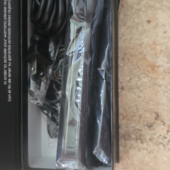 ✨ Pretty In A Minute 2” Keratin Smart Flat Iron Titanium & Ceramic Blend + GIFTS - Picture 5 of 13